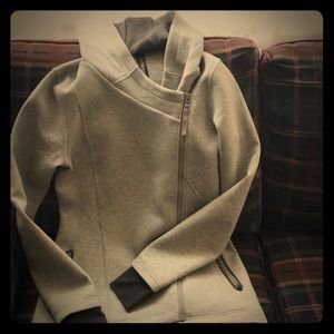 MPG fitted workout hooded jacket